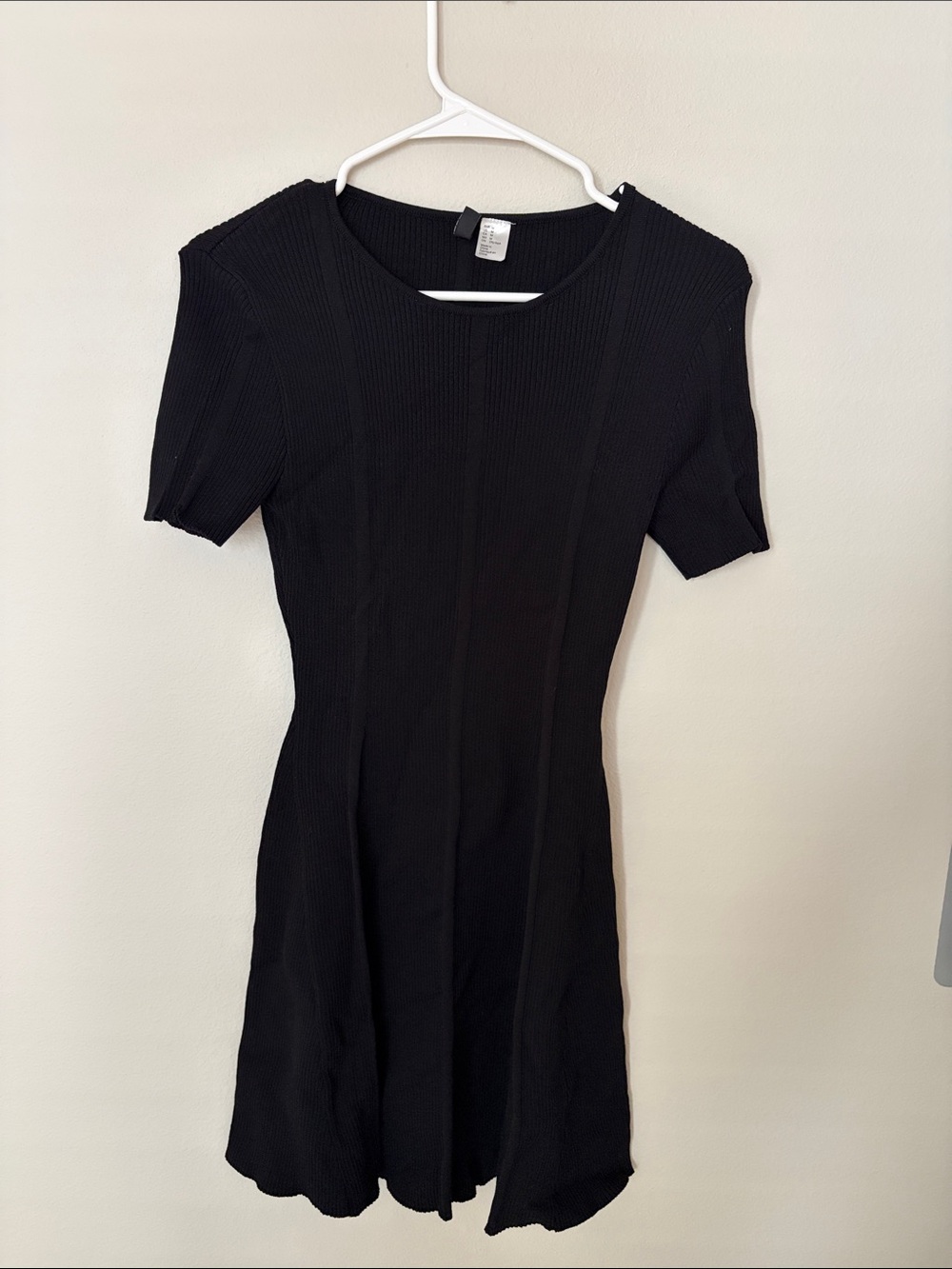 H&M Black Short Sleeve Ribbed Fit-and-Flare Mini Dress